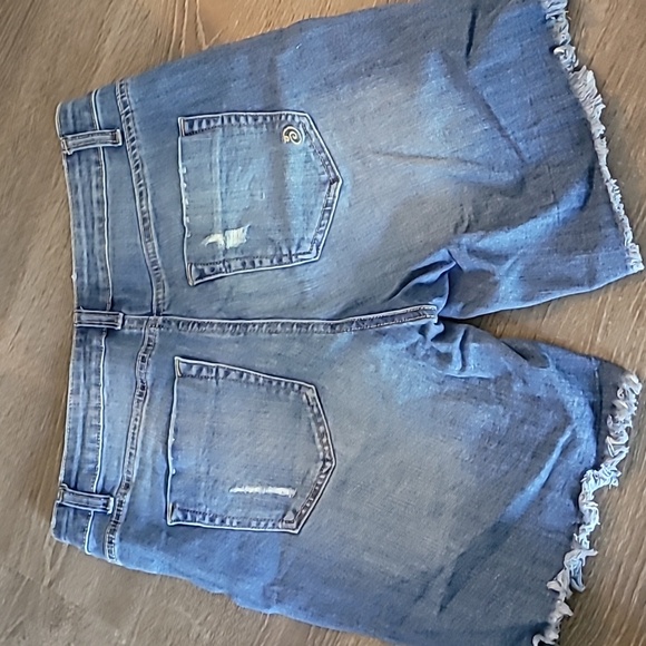Indigo Rein distressed denim shorts - Picture 2 of 3